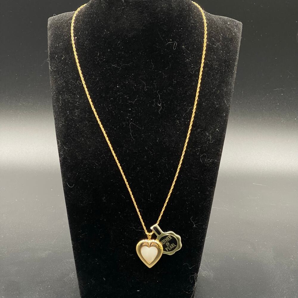 Mother of Pearl Heart Inlay Gold Tone Unsigned Necklace Vtg 18"
